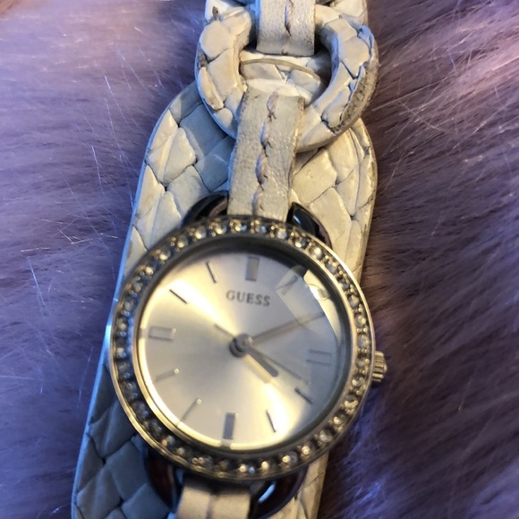 RARE montre Guess, bracelet en cuir tressé - Picture 2 of 3